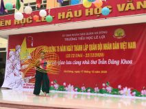 Tiết mục văn nghệ diễn xiếc.