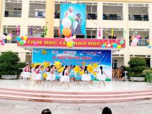 Tiết mục văn nghệ của các em Học sinh trường Tiểu học Lê Lợi.