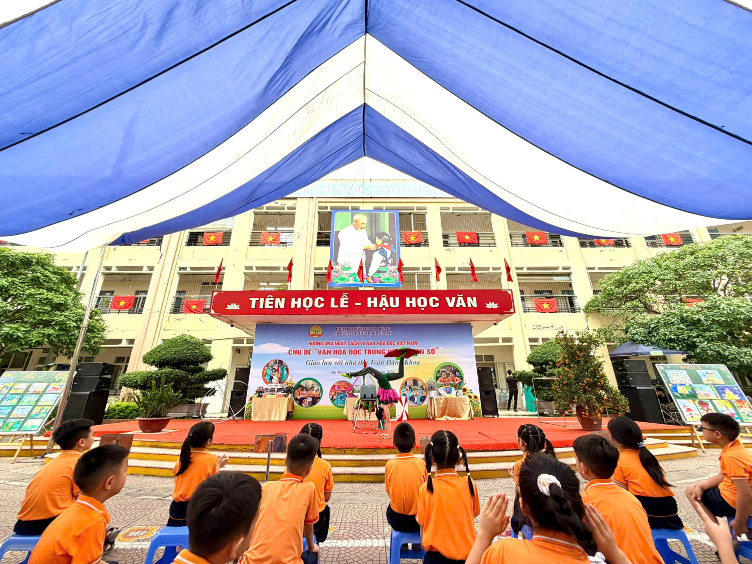   Những tiết mục xiếc vui nhộn mang đến tiếng cười giòn tan.